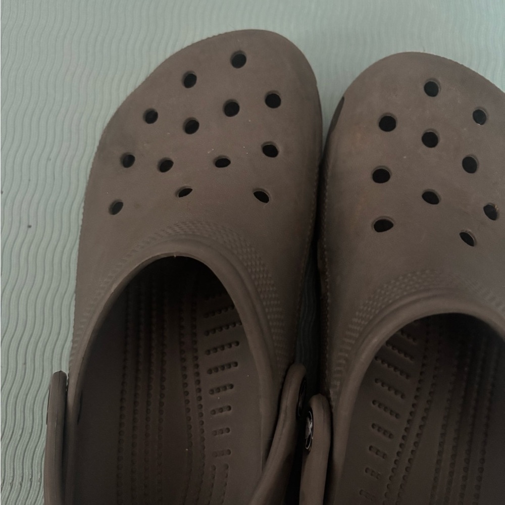 CROCS women size 6 gray  Water Shoes - Picture 4 of 7